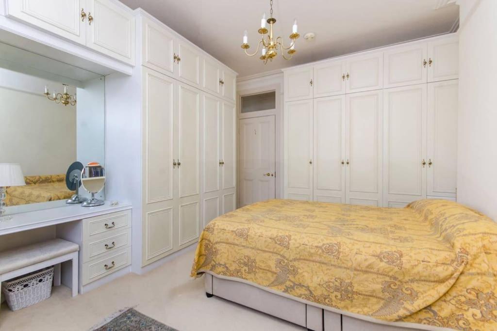 Large 3 Bed Flat In Central Wimbledon London Ngoại thất bức ảnh